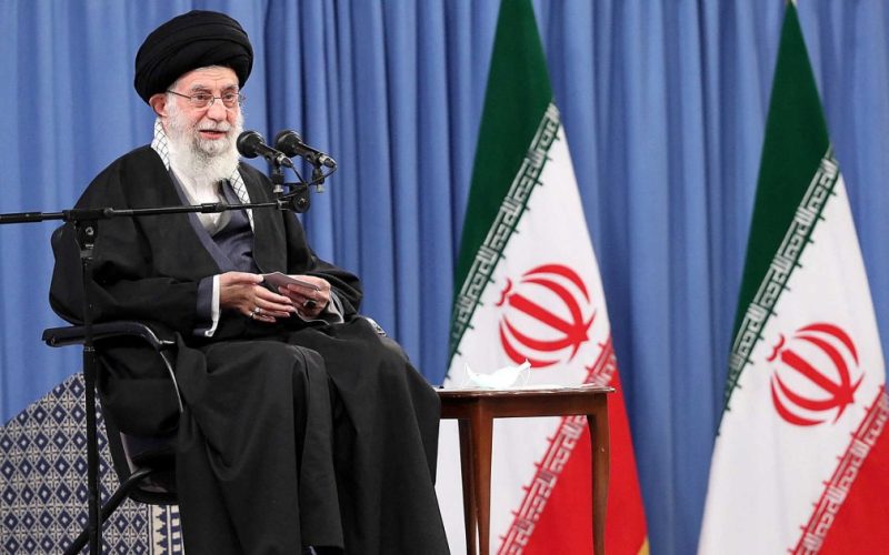 خامنئي يُعلق على “طوفان الأقصى” ودعم إيران لـ “حمـ.ـاس” . الجمال نيوز