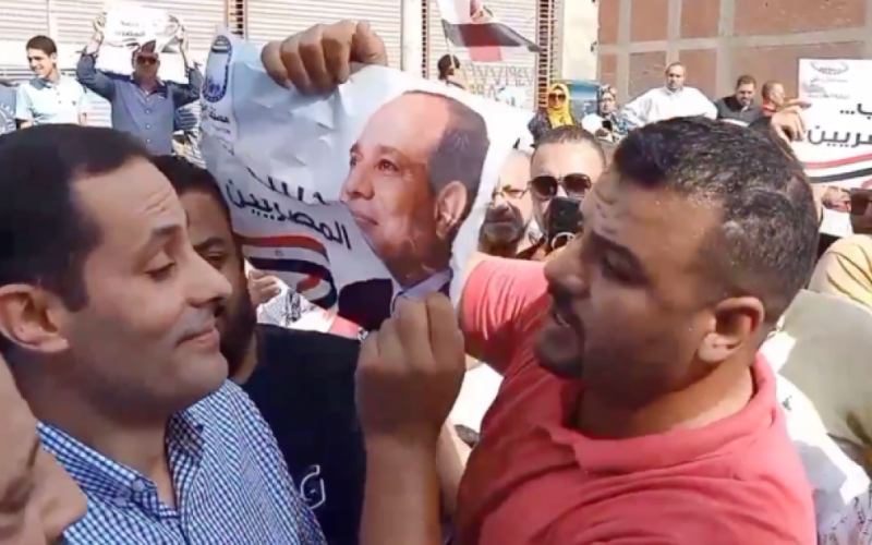 بالفيديو.. مصر: أنصار السيسي يحتكون بالطنطاوي .. والبرادعي يُحذر . الجمال نيوز