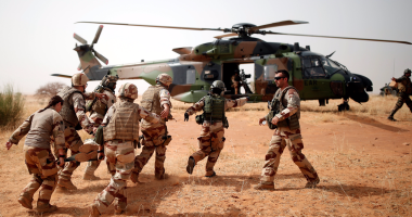 أخبار سياسية – بدء انسحاب القوات الفرنسية من النيجر