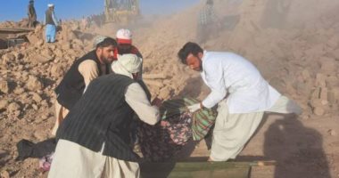 أخبار سياسية – نحو 3000 قتيل و10 آلاف مصاب في زلزال أفغانستان.. صور